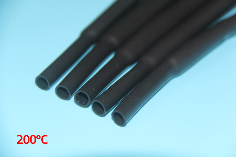 ¿Qué materiales se utilizan para los tubos termorretráctiles resistentes a altas temperaturas?